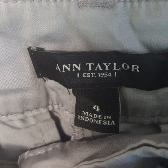 Like new, grey Ann Taylor cropped pants - Picture 3 of 4